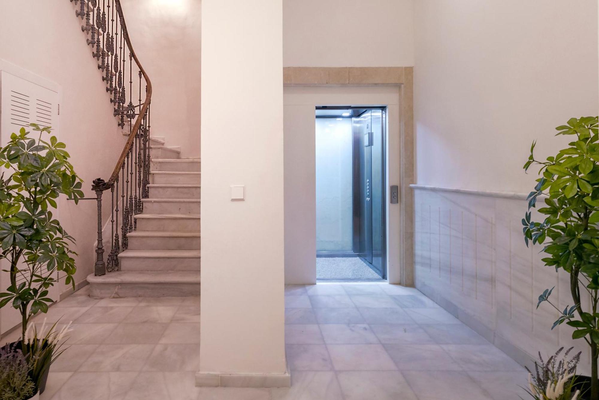 Apartamentos Thyssen Cisneros By Rent Me Málaga Exterior foto